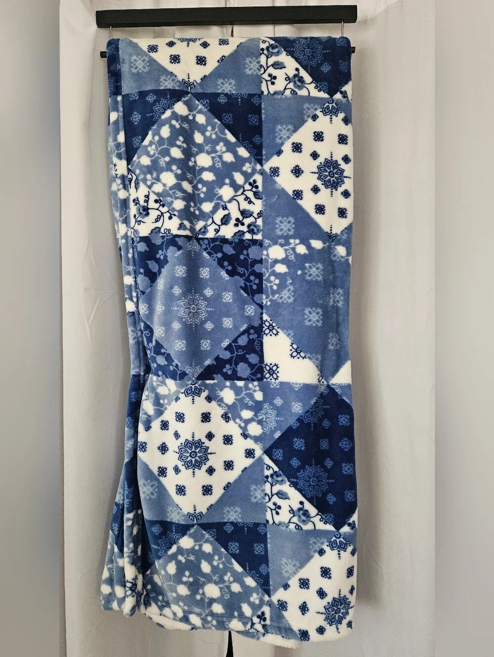 🤠 Wrangler Oversized Plush Throw Blanket – NWT | Blue Patchwork | Super Soft